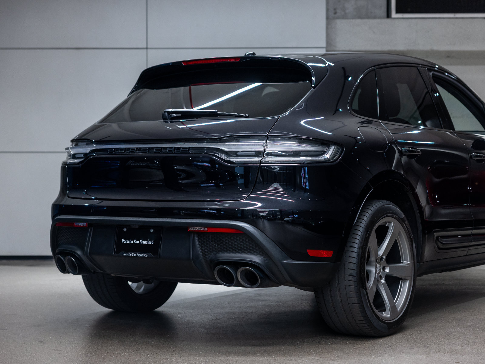 Certified 2023 Porsche Macan S AWD/4WD image 25