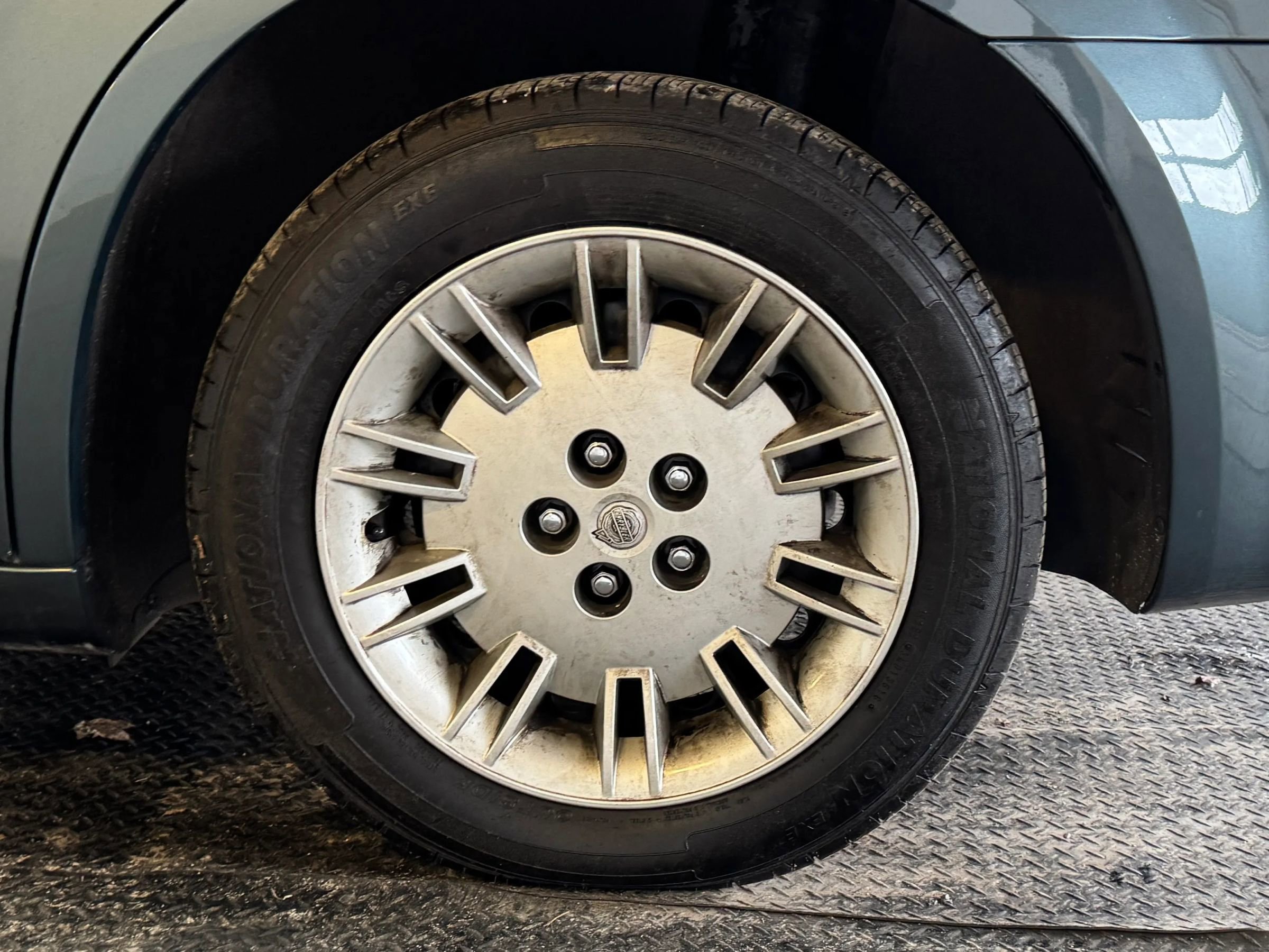 Used 2005 Chrysler 300 RWD image 8
