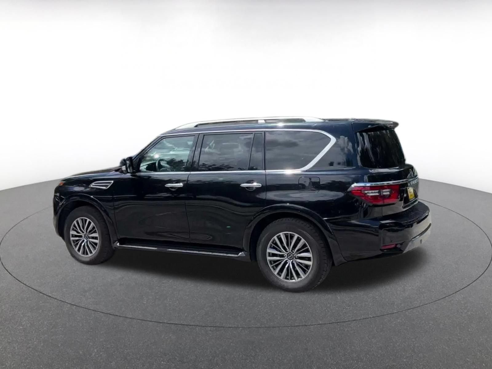 Used 2024 Nissan Armada SL RWD image 9