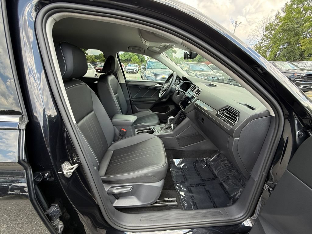 Used 2023 Volkswagen Tiguan SE FWD image 26