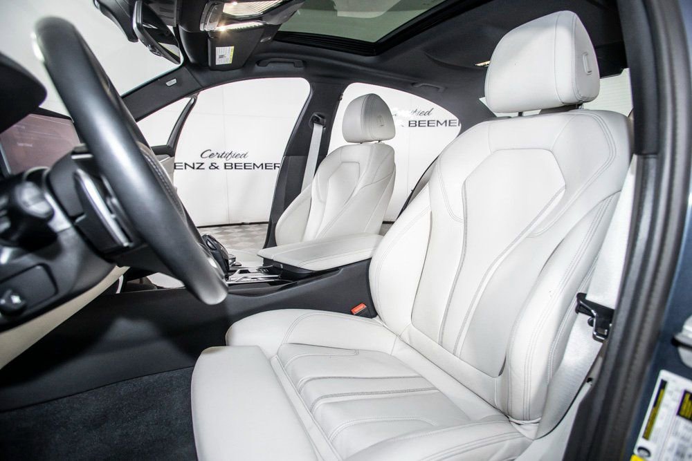 Used 2023 BMW 530e w/ Premium Package image 13