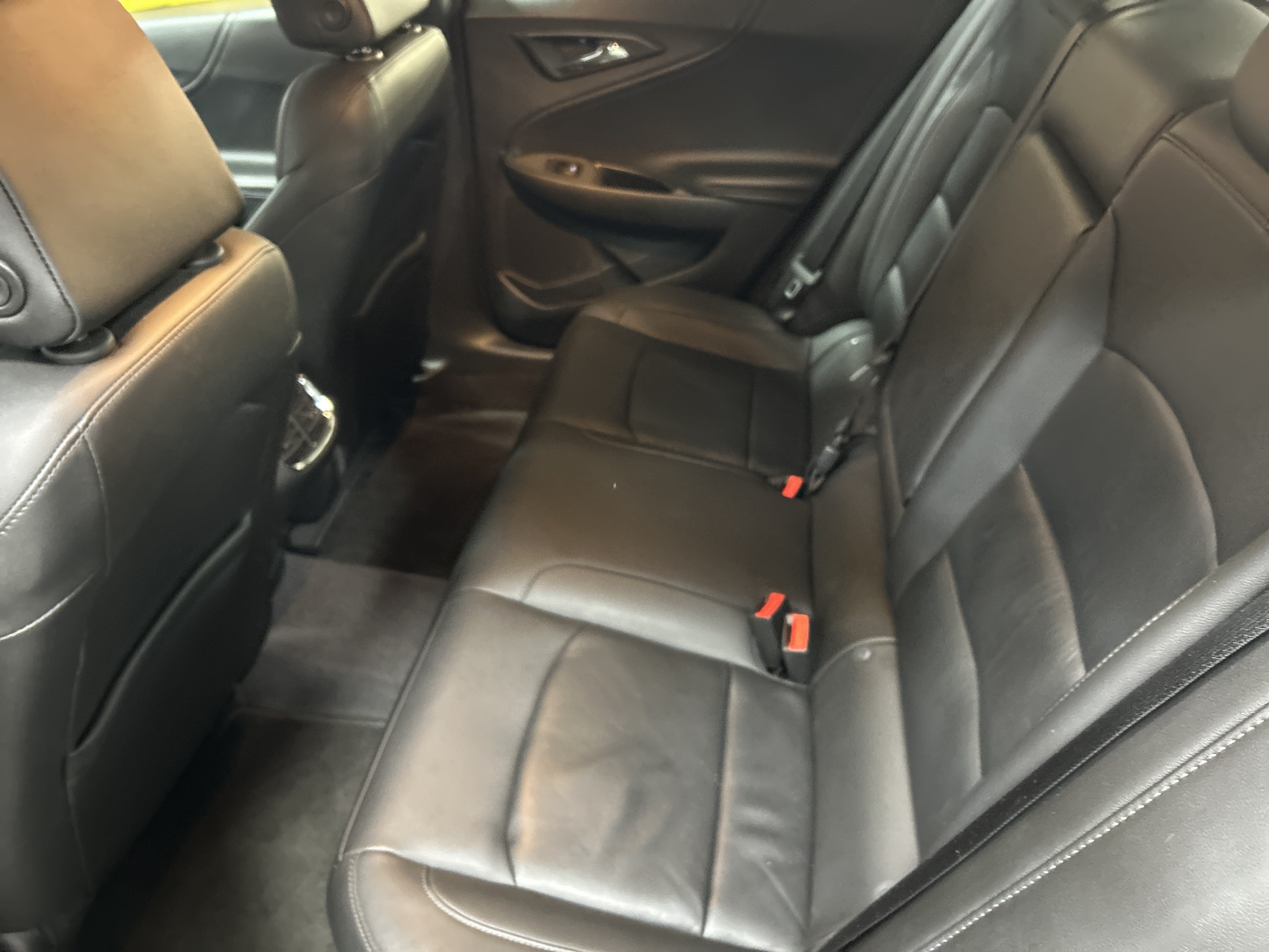 Used 2017 Chevrolet Malibu LT w/ Leather Package FWD image 20