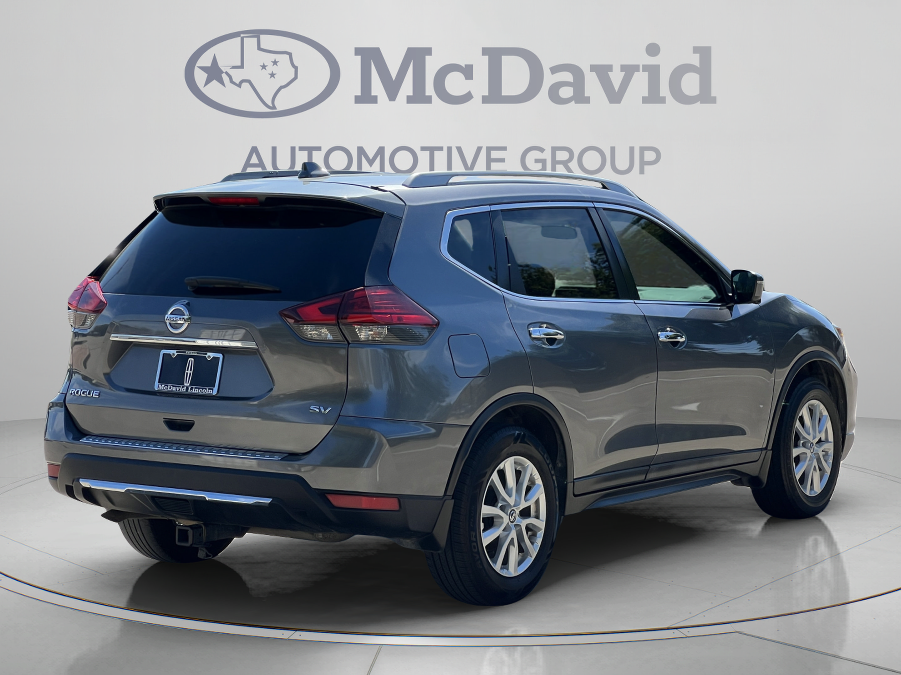 Used 2017 Nissan Rogue SV w/ Sun & Sound Touring Package FWD image 7