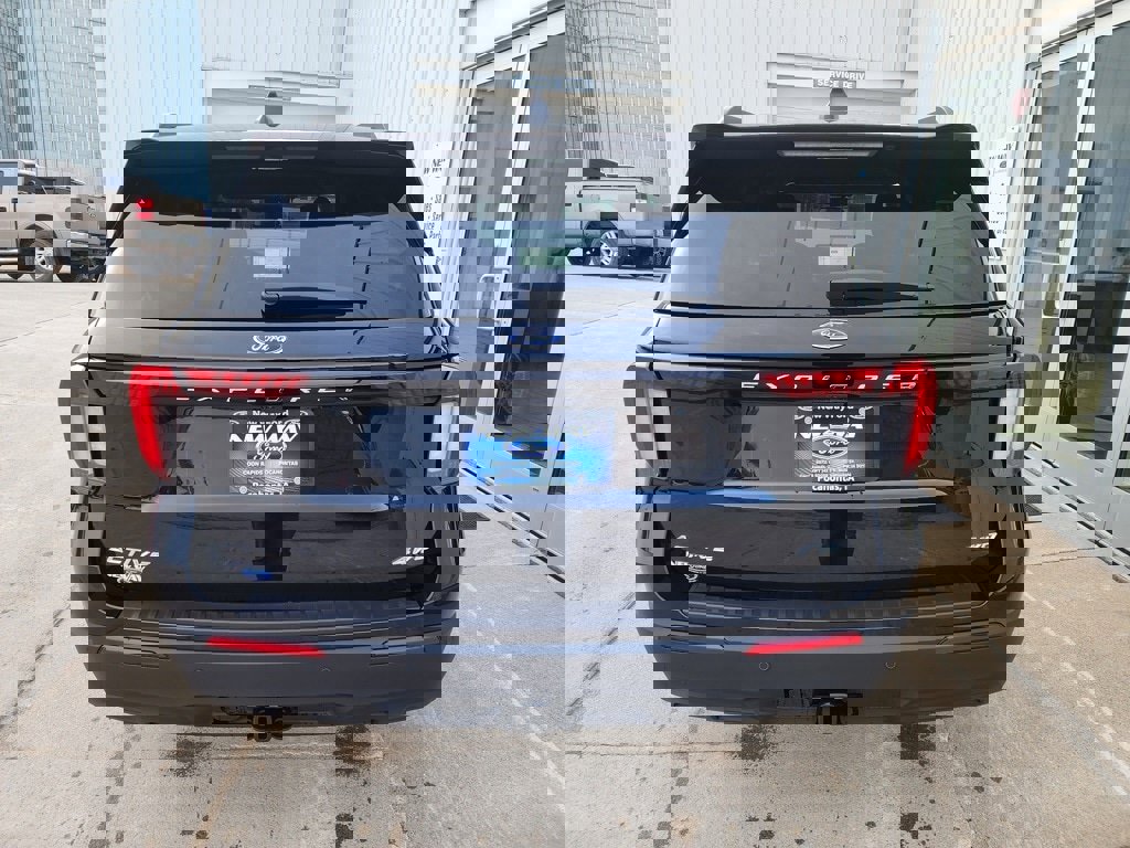 New 2026 Ford Explorer Active image 7