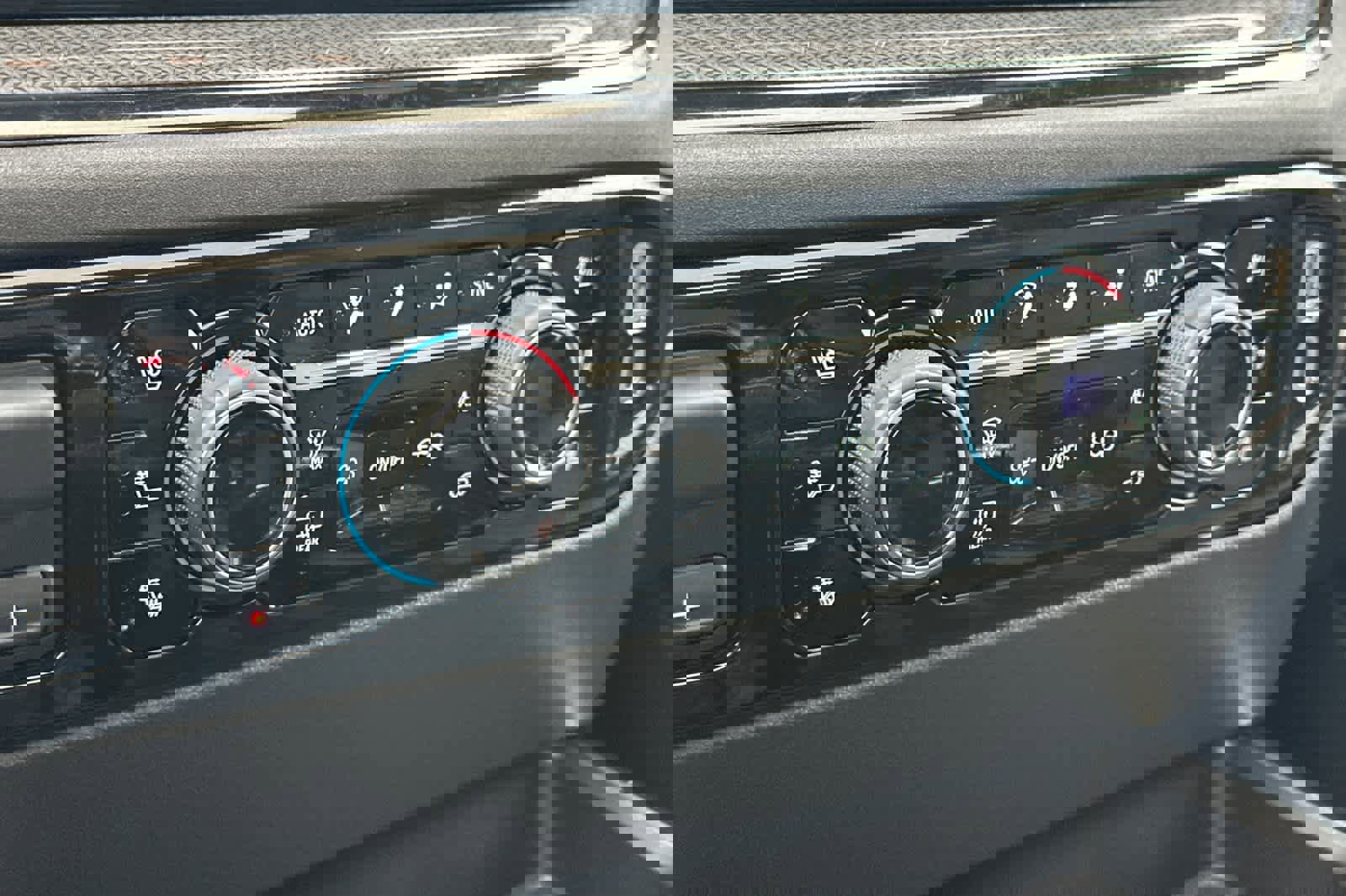 Used 2023 Chevrolet Silverado 1500 ZR2 w/ Technology Package image 20