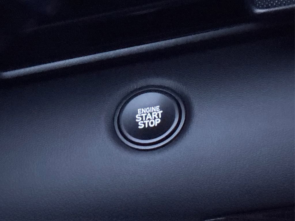 Used 2025 Hyundai Elantra Sport image 29