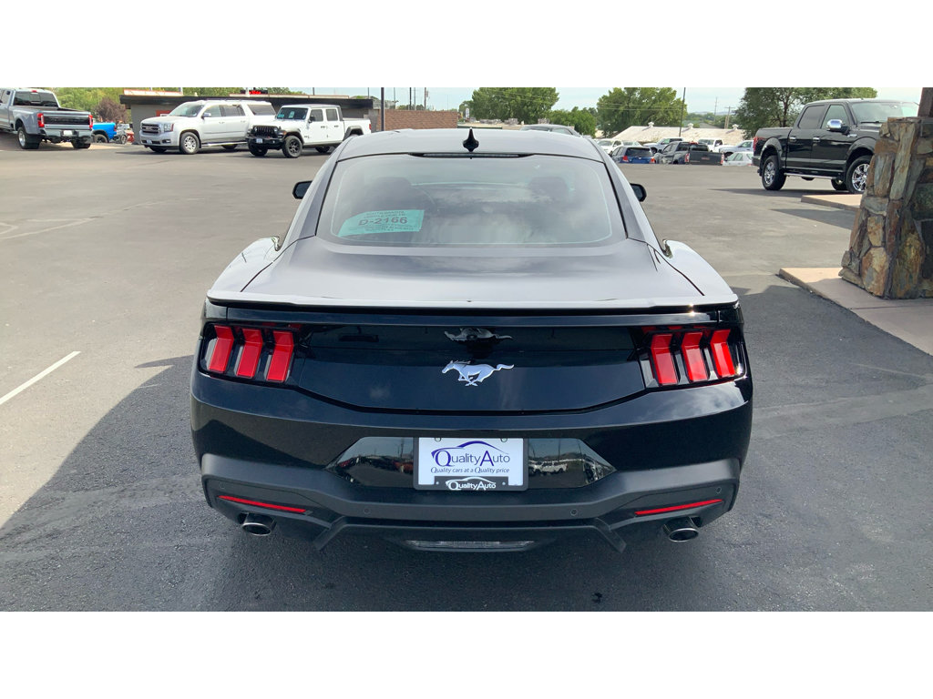 Used 2026 Ford Mustang Premium RWD image 7