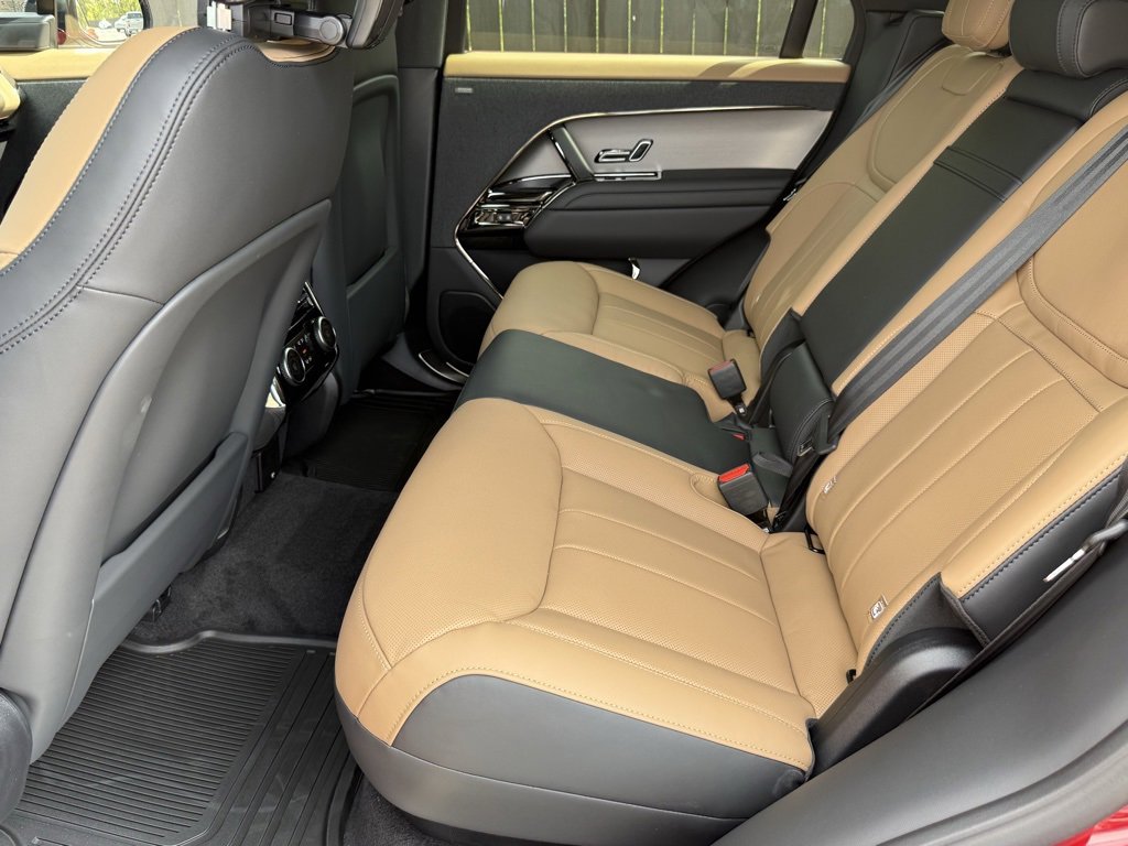 New 2025 Land Rover Range Rover Sport Dynamic SE image 32