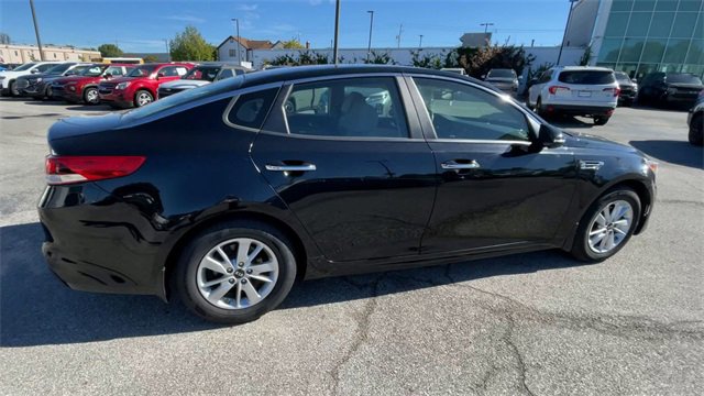 Used 2016 Kia Optima LX image 2