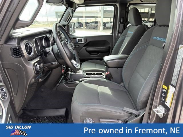 Used 2021 Jeep Wrangler Unlimited Rubicon 4xe w/ Cold Weather Group AWD/4WD image 16