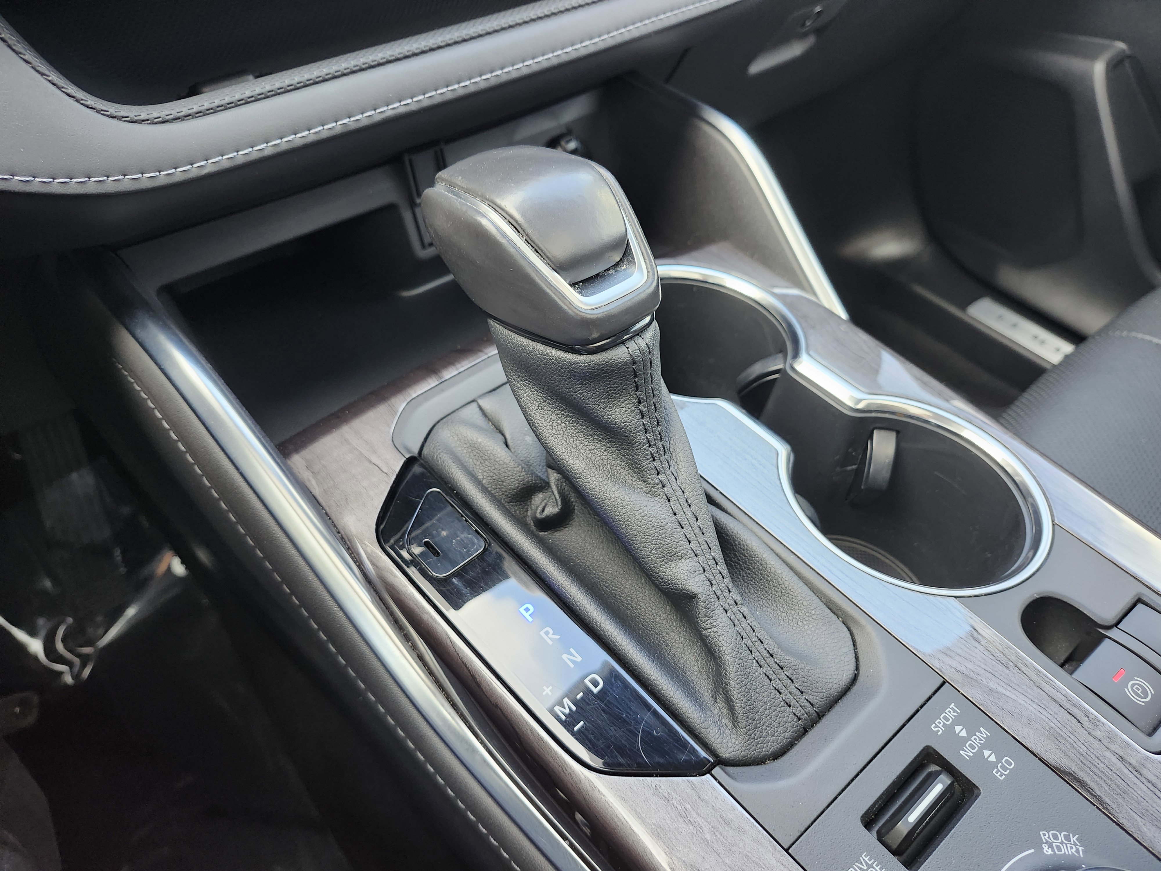 Used 2021 Toyota Highlander Limited image 41