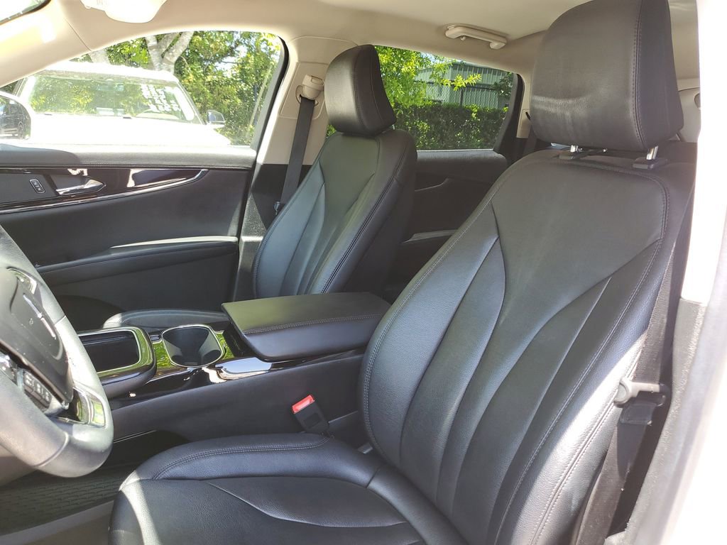 Used 2023 Lincoln Nautilus FWD w/ Premium Package image 21