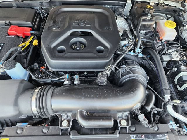 Used 2026 Jeep Wrangler Unlimited Sahara AWD/4WD image 32