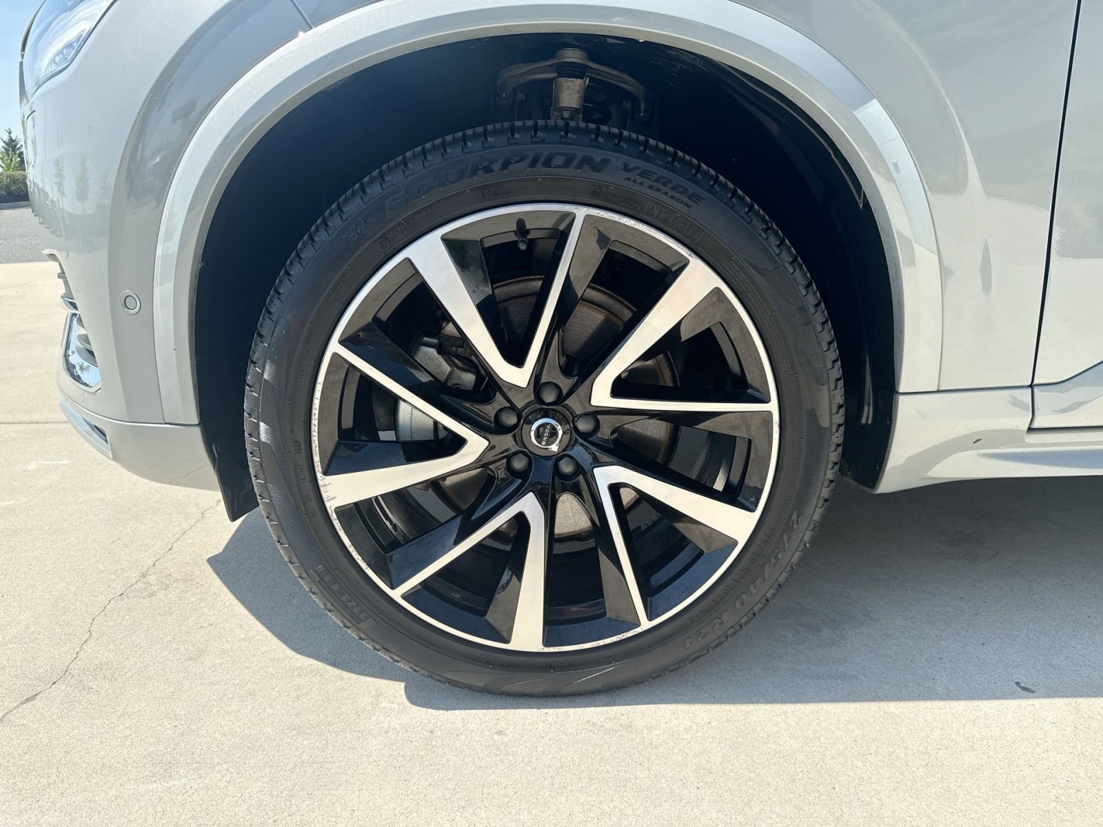 Certified 2024 Volvo XC90 B5 Plus w/ Protection Package Premier AWD/4WD image 12