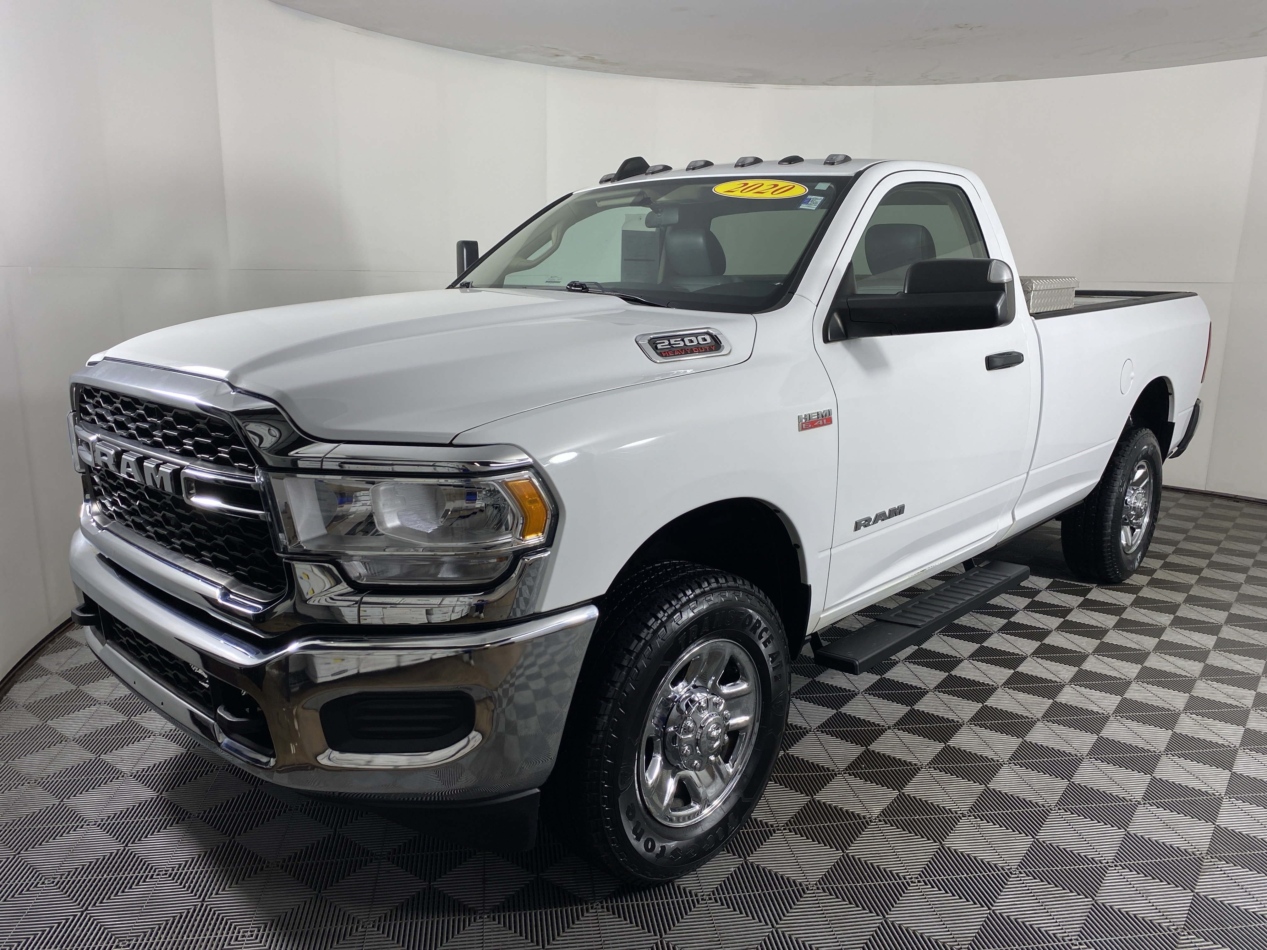 Used 2020 RAM 2500 Tradesman w/ Chrome Appearance Group AWD/4WD image 8