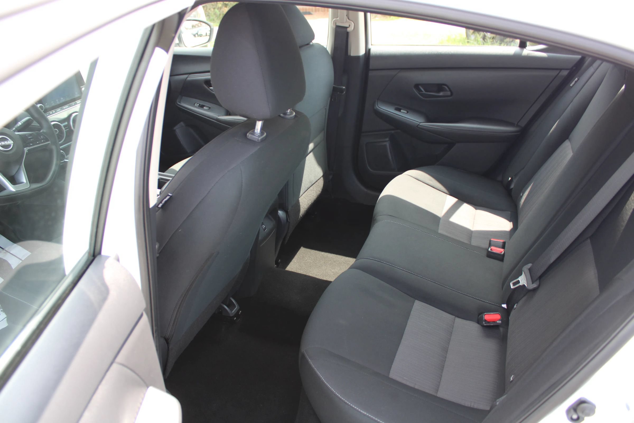 Used 2024 Nissan Sentra SV FWD image 18