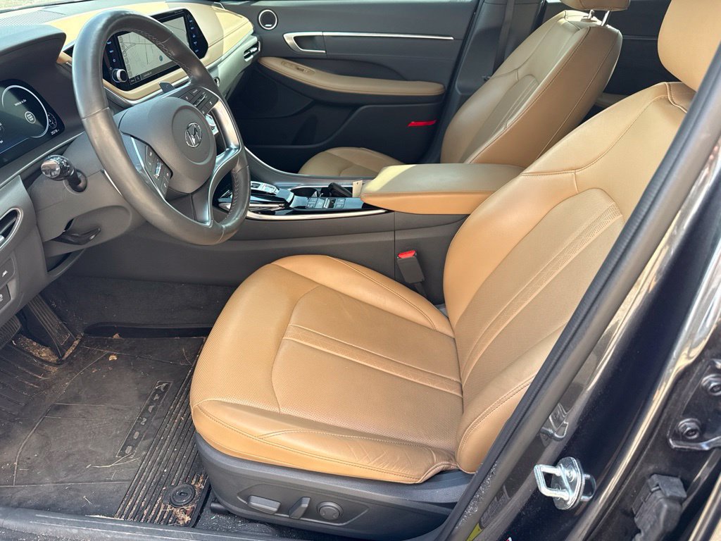 Used 2021 Hyundai Sonata Limited w/ Winter Weather Package FWD image 4