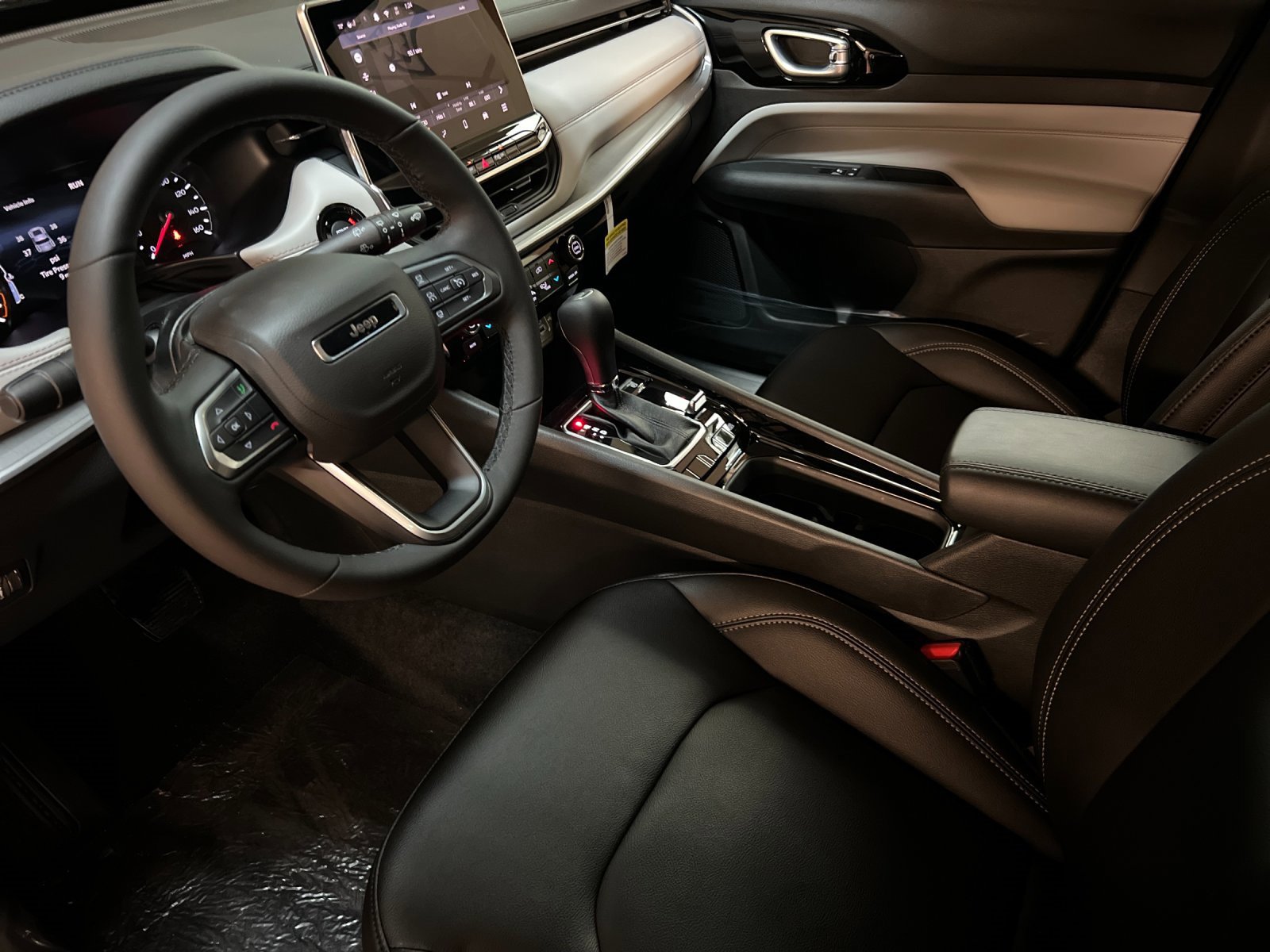 New 2026 Jeep Compass Limited image 9