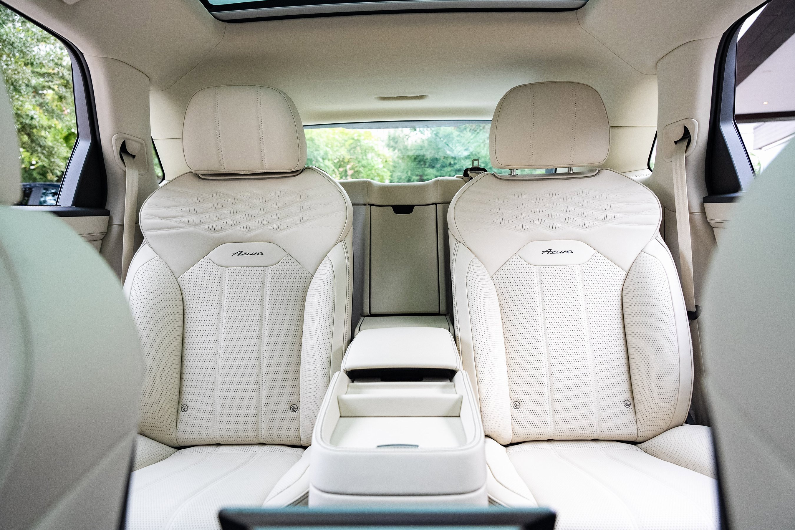 Used 2024 Bentley Bentayga Extended Wheelbase image 33