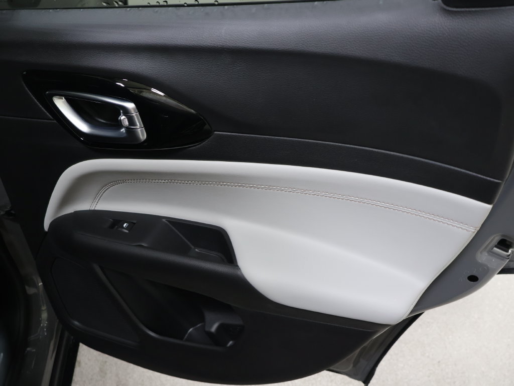 New 2026 Jeep Compass Limited AWD/4WD image 16