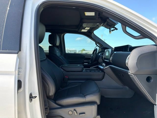 New 2026 Ford Expedition Max Platinum w/ Stealth Appearance Package AWD/4WD image 9