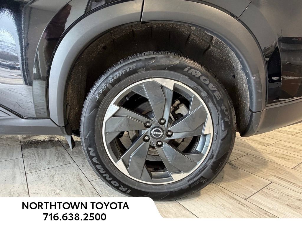 Used 2024 Nissan Rogue SV AWD/4WD image 28
