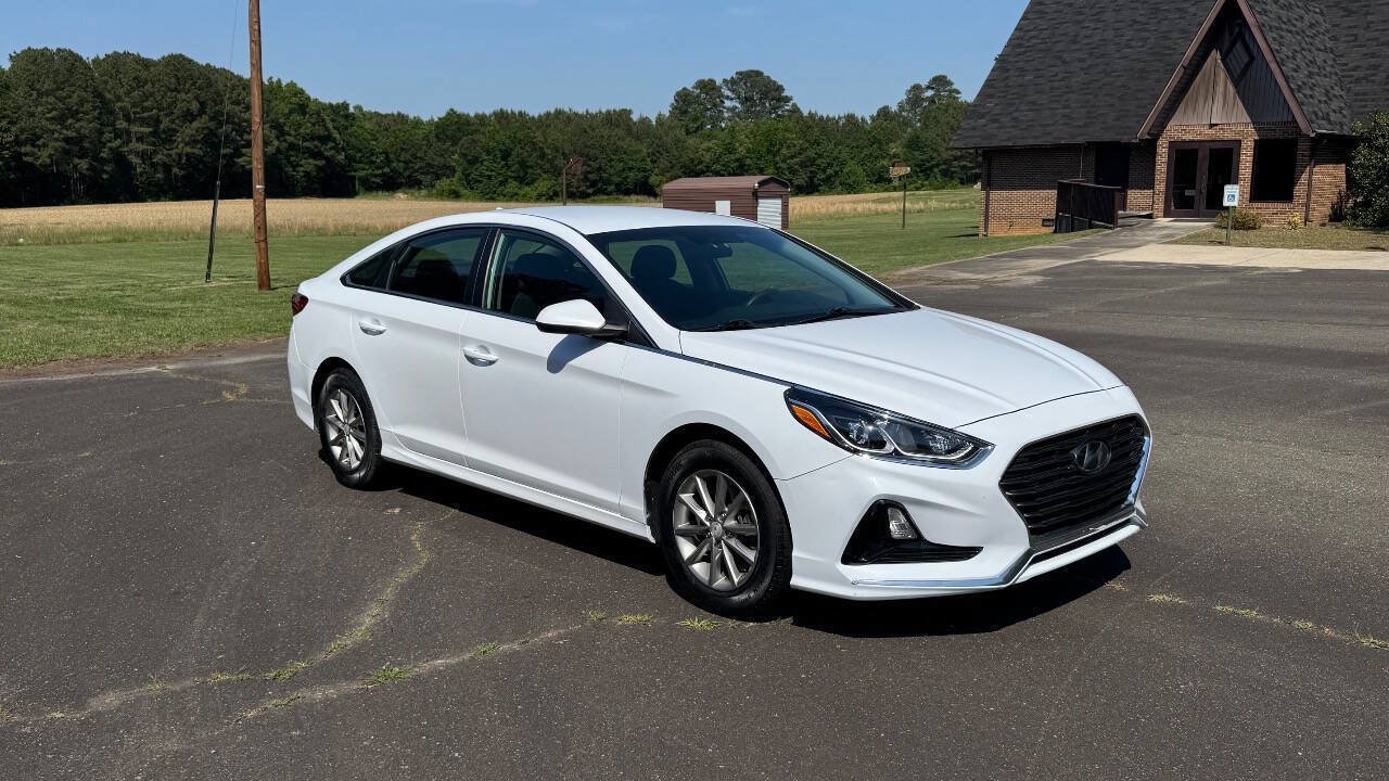 Used 2018 Hyundai Sonata SE FWD image 2