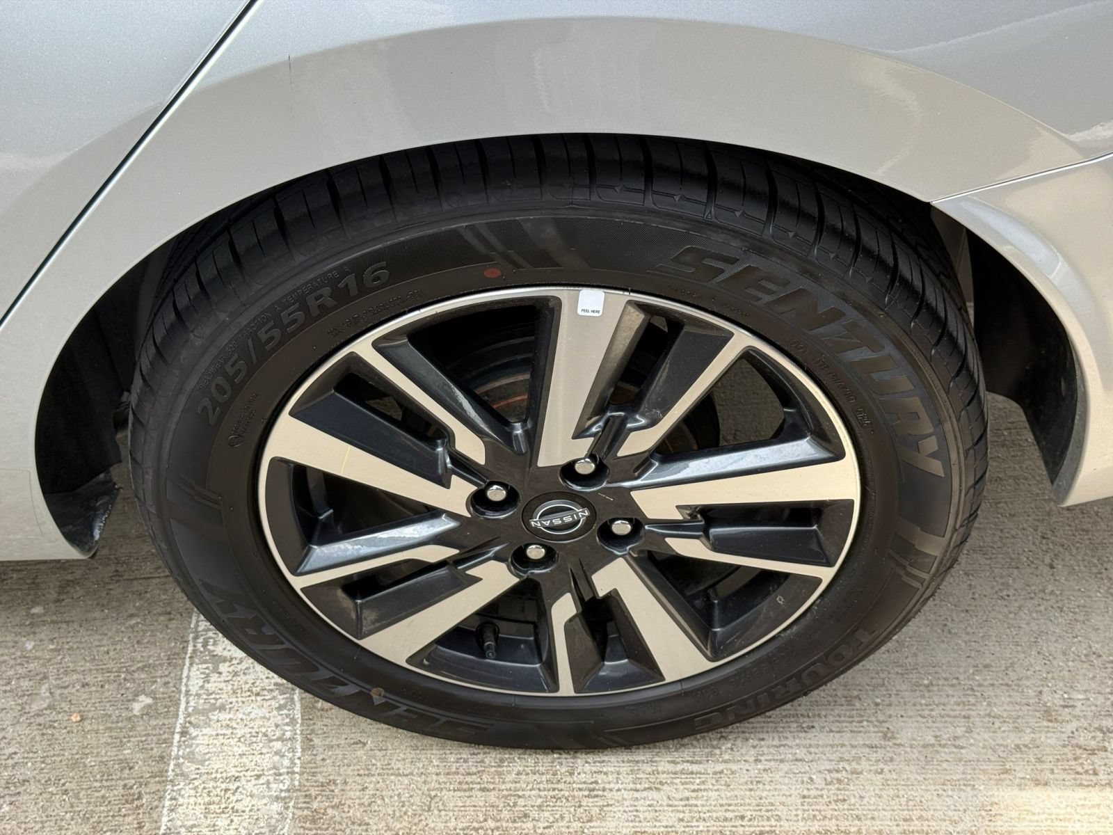 Used 2025 Nissan Versa SV FWD image 30