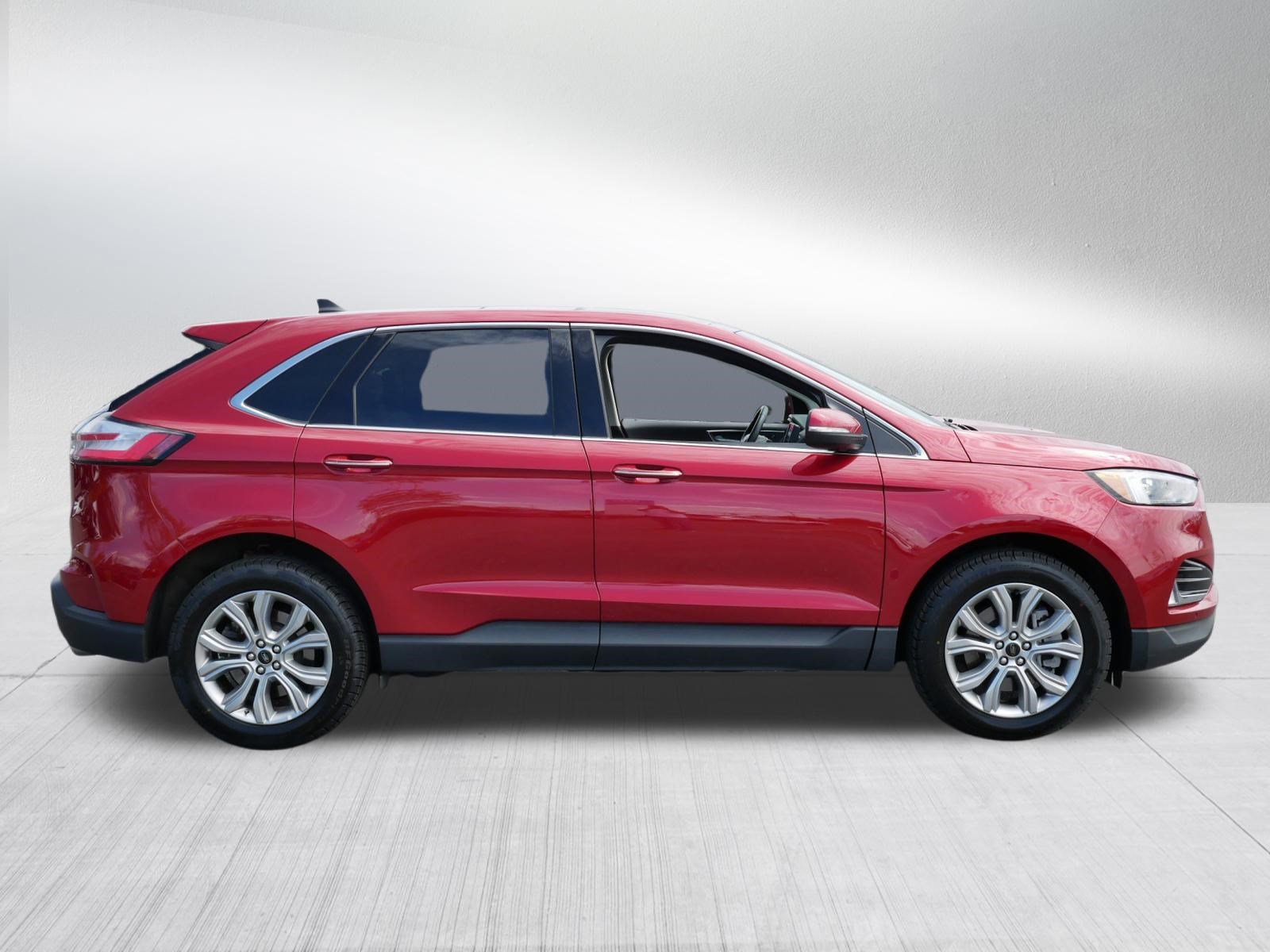Used 2023 Ford Edge Titanium w/ Class II Trailer Tow Package AWD/4WD image 8