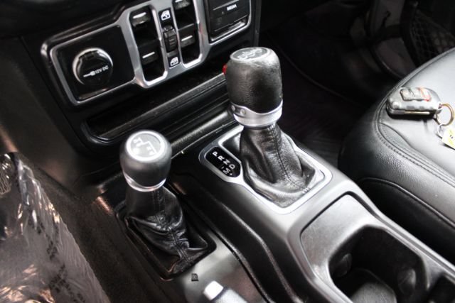 Used 2018 Jeep Wrangler Unlimited Sport S AWD/4WD image 16