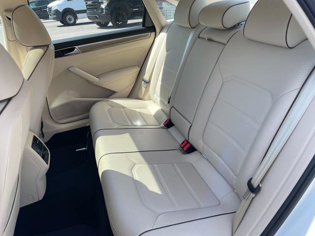 Used 2018 Volkswagen Passat 2.0T SE FWD image 27