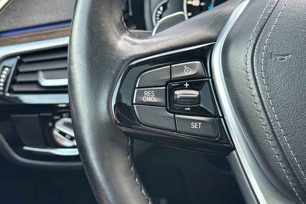 Used 2019 BMW 530e w/ Convenience Package image 28