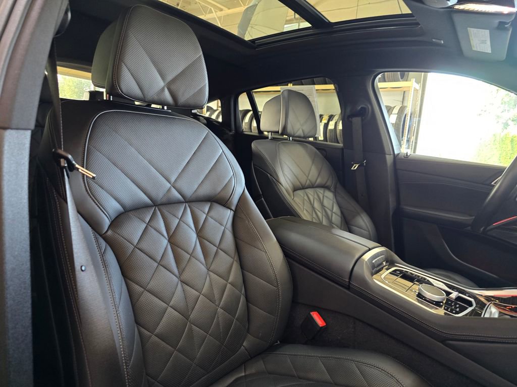 Used 2024 BMW X6 xDrive40i image 28