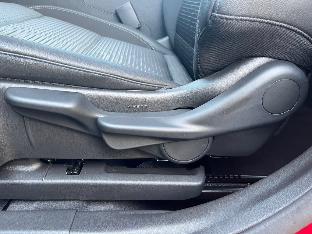 Used 2026 Chevrolet Trax LT w/ Sunroof Package FWD image 16