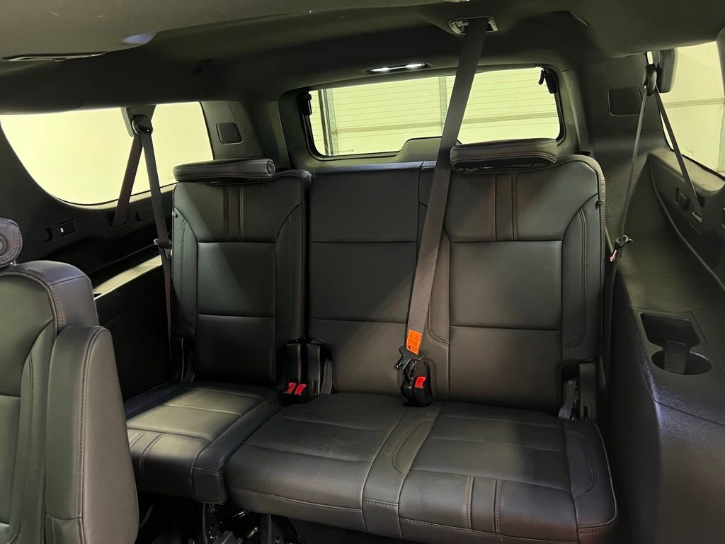 Used 2022 Chevrolet Suburban RST w/ Sport Performance Package image 27