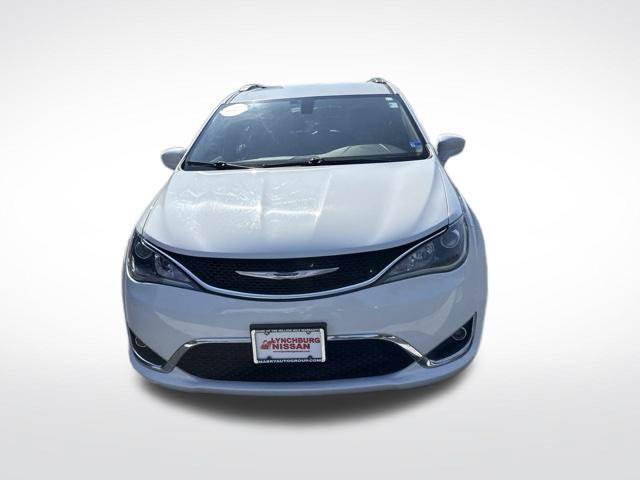 Used 2019 Chrysler Pacifica Touring-L FWD image 2