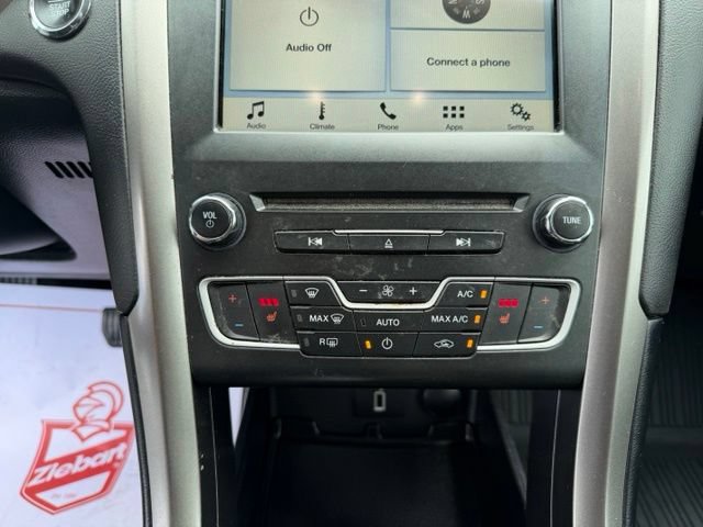 Used 2018 Ford Fusion SE w/ Fusion SE Technology Package FWD image 14