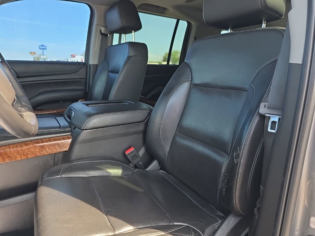 Used 2018 Chevrolet Suburban Premier AWD/4WD image 15