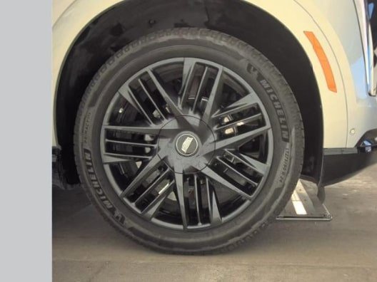 Used 2025 Cadillac Escalade IQ Sport 2 w/ LPO, ONYX Package image 13