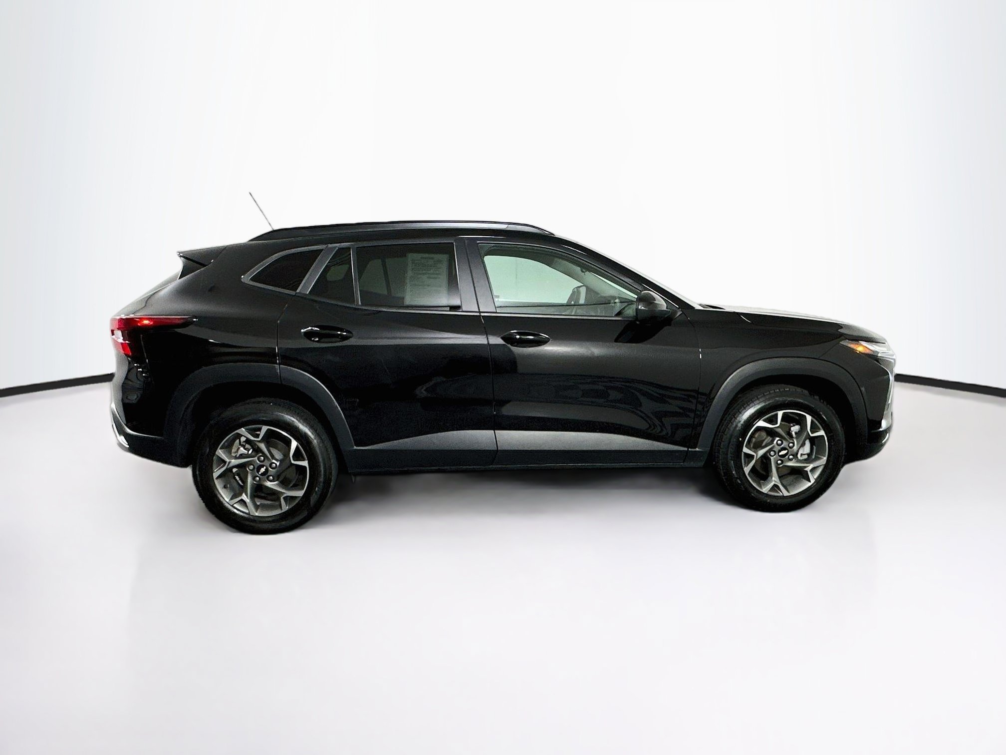 Used 2024 Chevrolet Trax LT w/ Driver Confidence Package FWD image 10