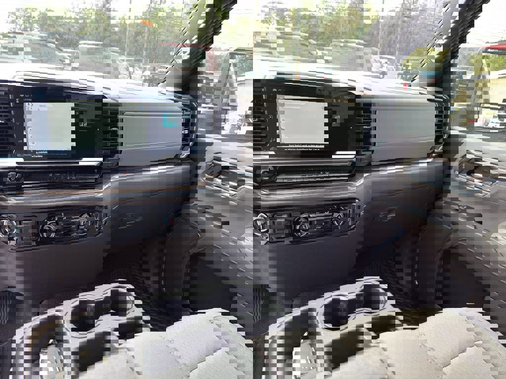 Used 2024 Chevrolet Silverado 2500 LT image 24