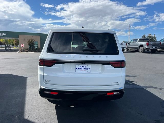 Used 2024 Jeep Wagoneer L Series II w/ Flexible Seating Group AWD/4WD image 9