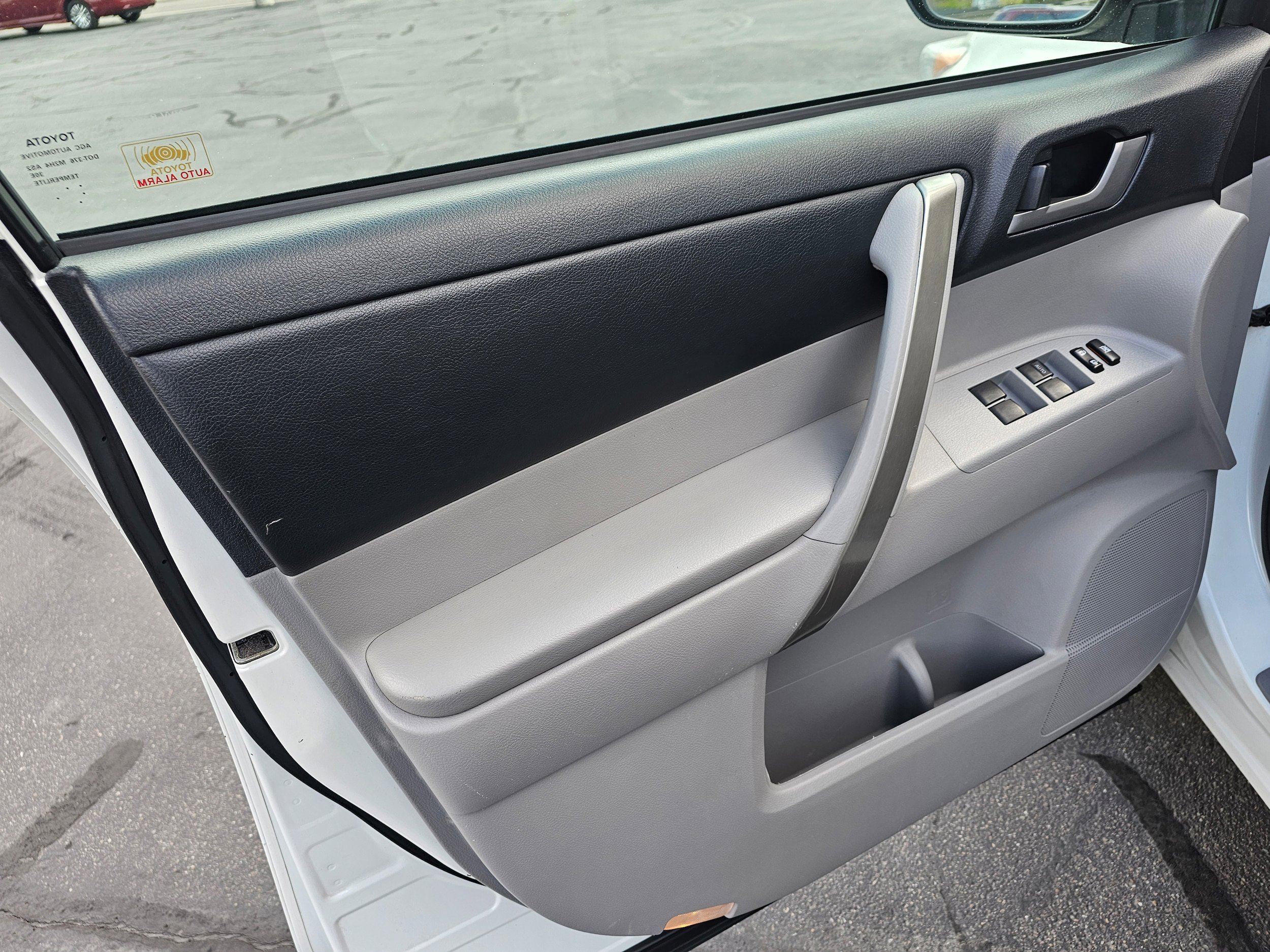 Used 2013 Toyota Highlander SE AWD/4WD image 9