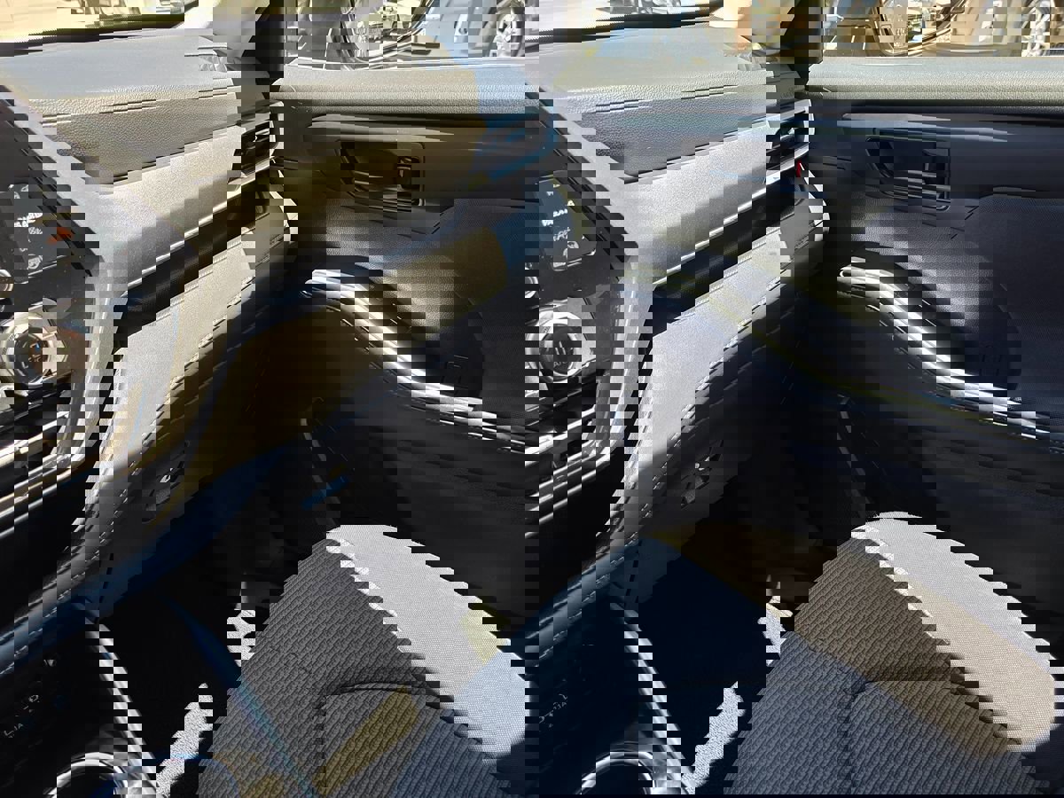 Used 2021 Toyota Highlander LE image 48