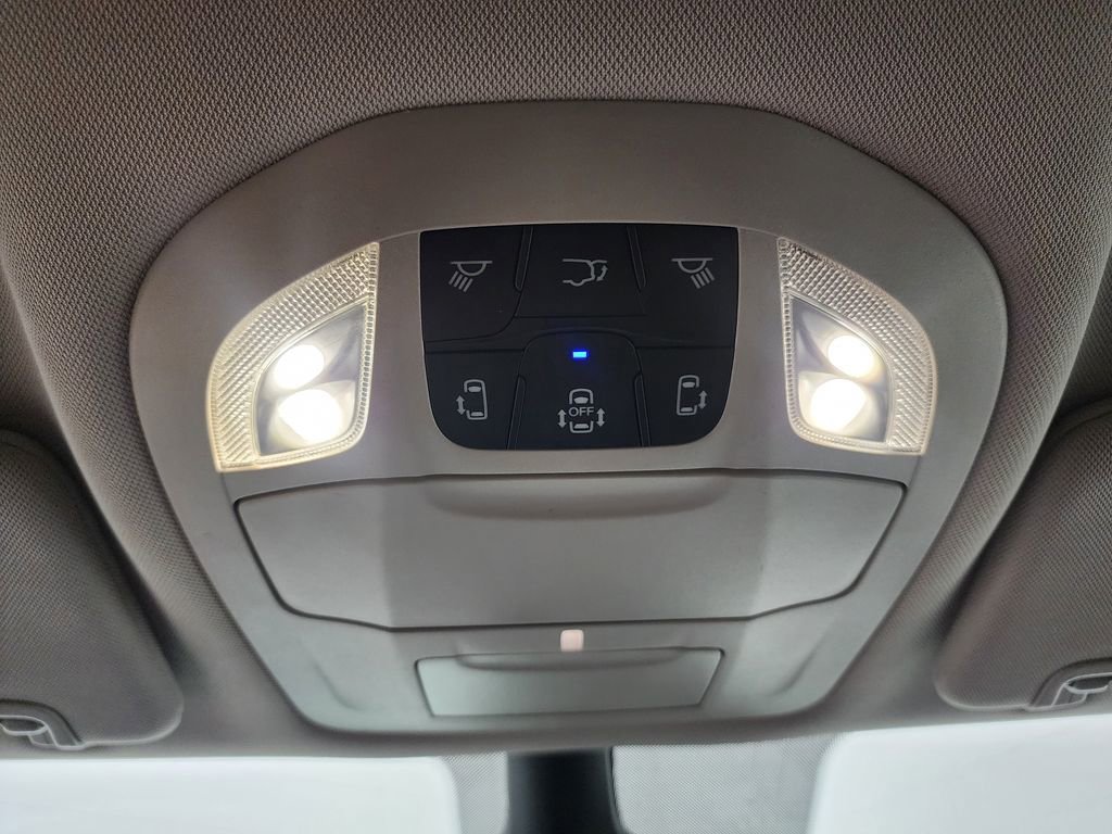 Used 2024 Chrysler Pacifica Touring-L FWD image 21