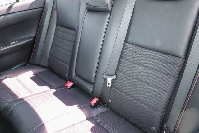 Used 2016 Toyota Camry SE FWD image 18