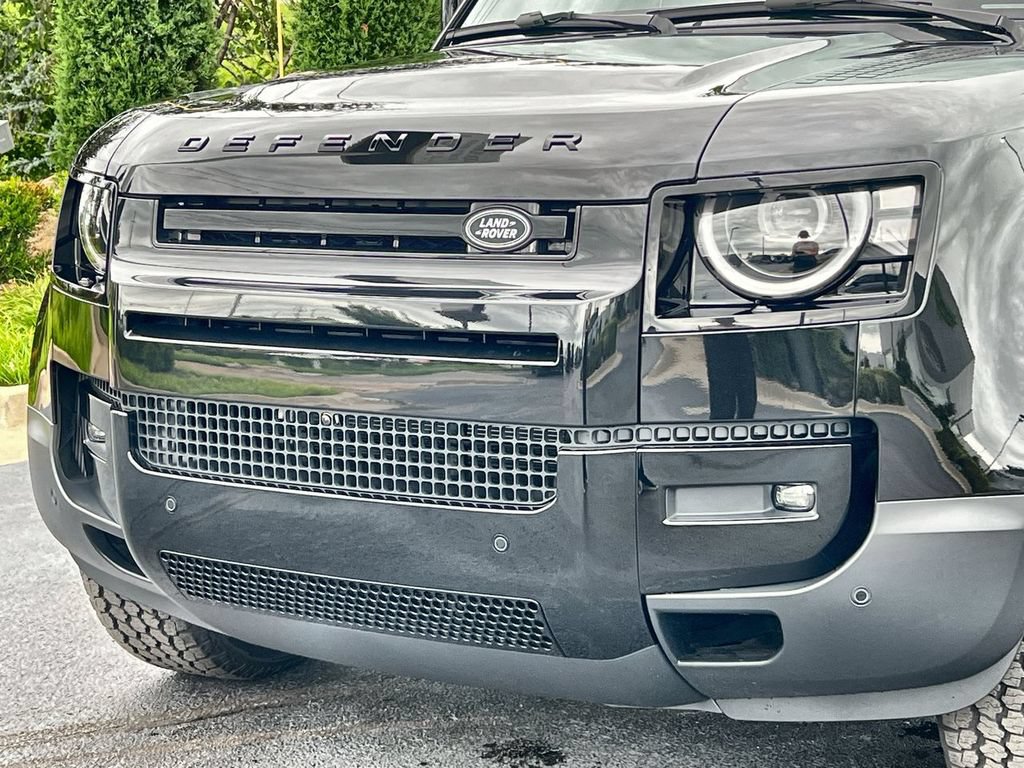 New 2026 Land Rover Defender 110 S AWD/4WD image 9