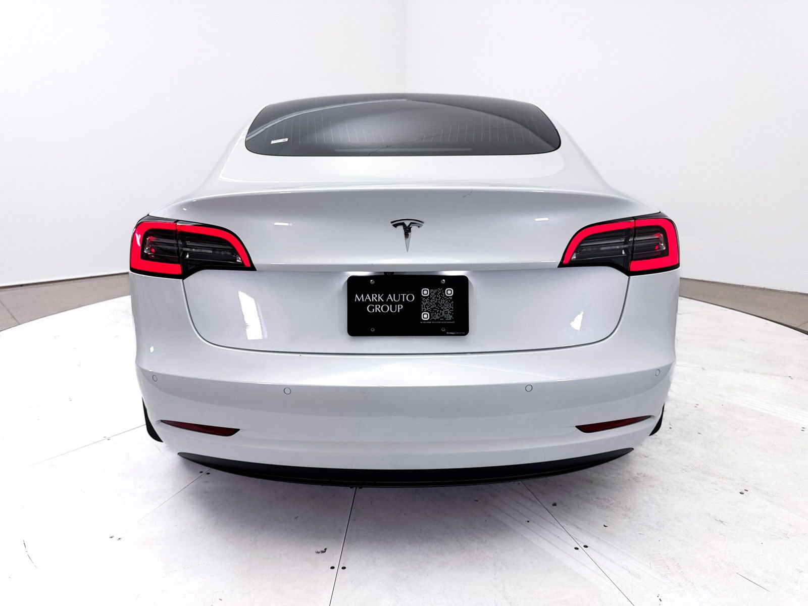 Used 2020 Tesla Model 3 Standard Range Plus RWD image 17