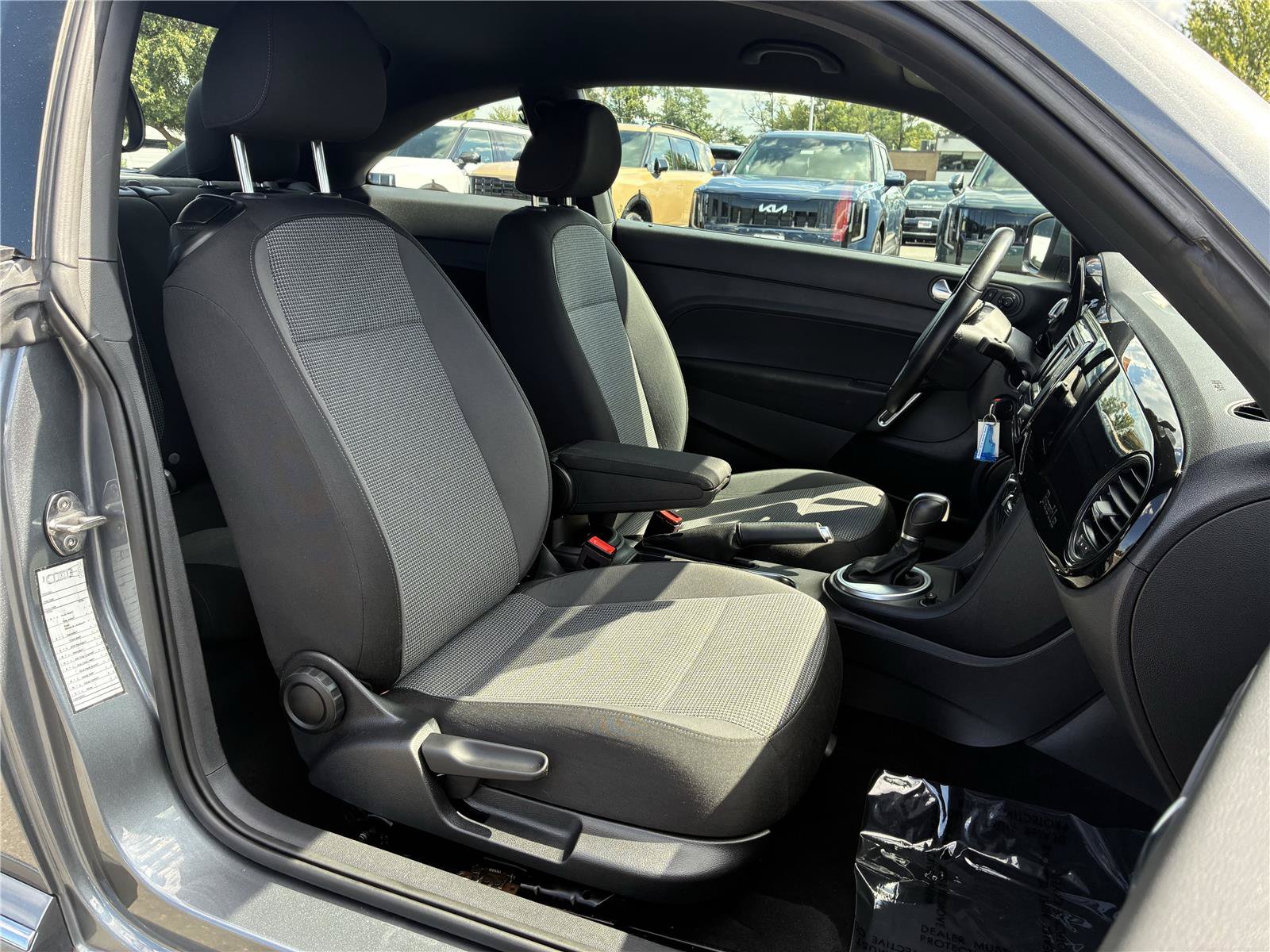 Used 2019 Volkswagen Beetle 2.0T S FWD image 6