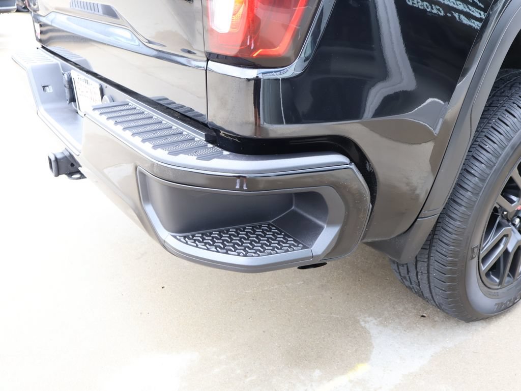 Certified 2025 GMC Sierra 1500 Pro w/ Graphite Edition AWD/4WD image 30